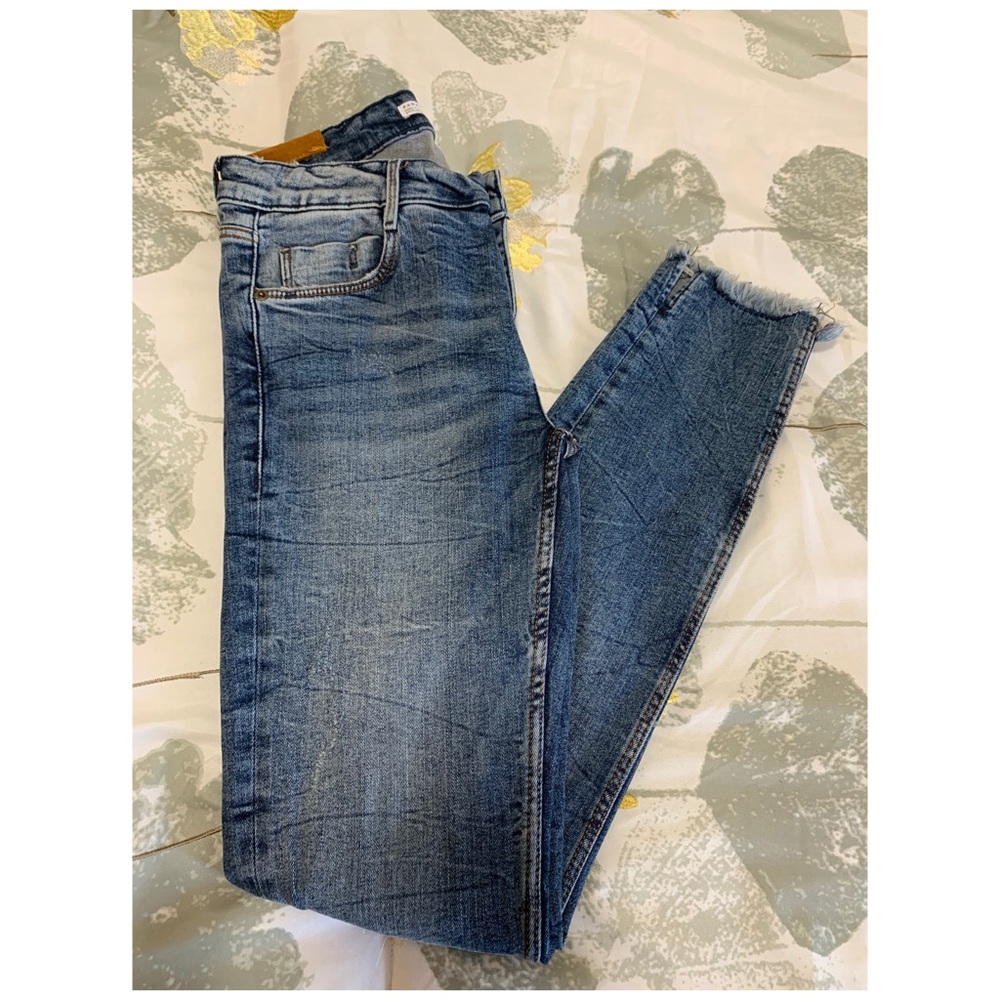 2x$20 Zara Low-Rise Skinny Jeans